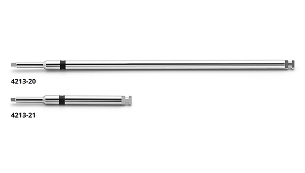 screwdriver blades, for microscrews diameter 1.3, 1.5 and 1.8 mm, above one another. The one on the top is longer and has article number 4213-20 and the one on the bottom is shorter and has article number 4213-21