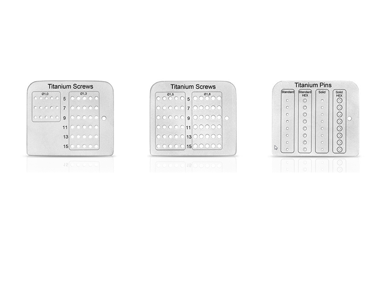 [Translate to English (NL):] Three different toolbox inlays for the dev-os toolbox and instruments. Two inlays for titanium screws and one inlay for titanium pins